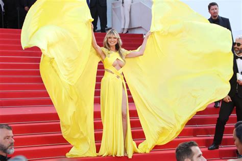 Feb 6, 2023 · Heidi Klum’s Daring Grammy Gown Almost Created A Wardrobe Malfunction! MEGA. The 49-year-old fashion model looked as happy as she could be as she walked the 2023 Grammy Awards red carpet on Sunday, February 5. She left her long blonde hair flowing in loose waves around her shoulders as she walked along the red carpet in a dazzling gold dress ... 